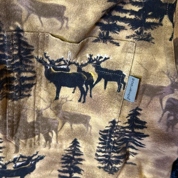 Men’s Woolrich elk print medium shirt - Picture 3 of 5